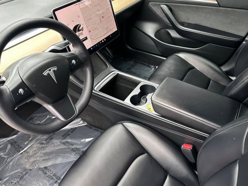 Used 2021 Tesla Model 3 Standard Range Plus image 10