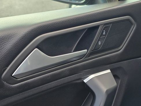 Used 2019 Volkswagen Tiguan SE w/ 3rd Row Seat Package image 39