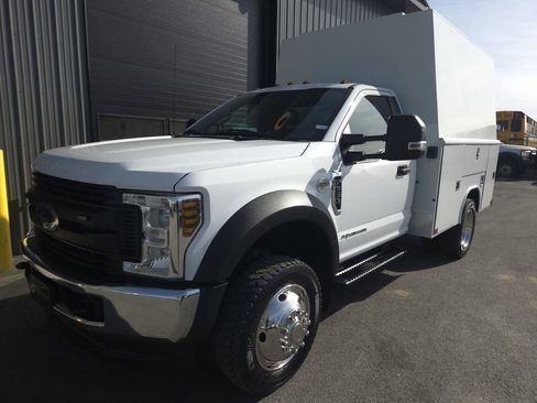 Used 2019 Ford F550 4x4 Regular Cab Super Duty image 2
