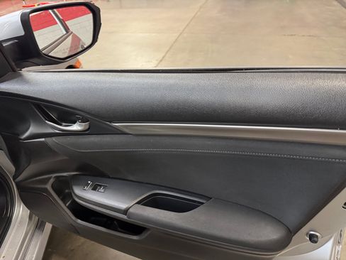 Used 2019 Honda Civic EX image 16