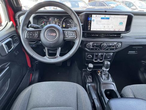 Used 2024 Jeep Wrangler Unlimited AWD/4WD image 25