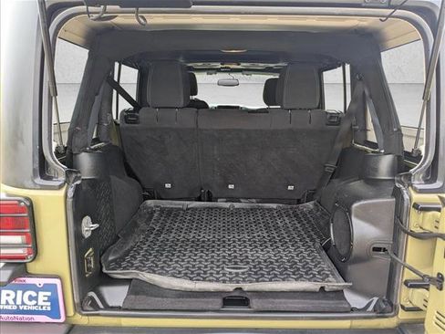 Used 2013 Jeep Wrangler Unlimited Rubicon w/ Connectivity Group AWD/4WD image 6