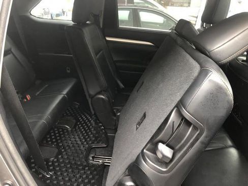 Used 2015 Toyota Highlander XLE AWD/4WD image 50