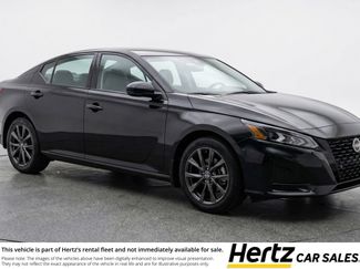 Used 2025 Nissan Altima 2.5 SV video 1