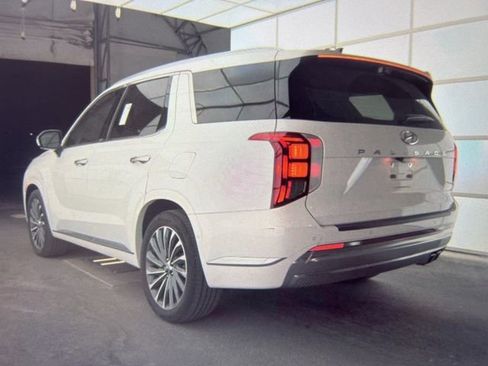 Used 2024 Hyundai Palisade Calligraphy image 5
