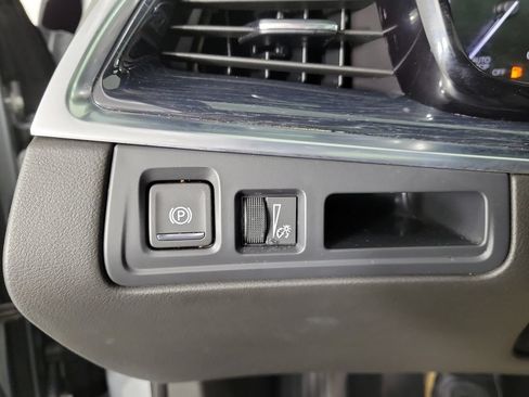 Used 2024 Cadillac XT5 Premium Luxury FWD image 30