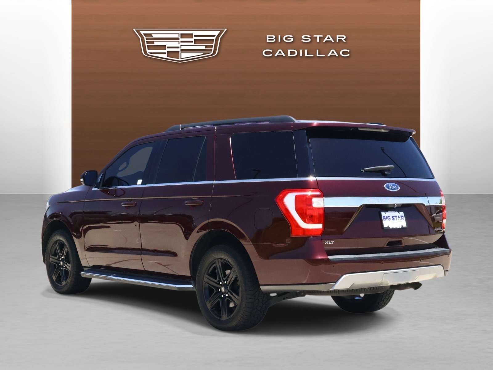 Used 2021 Ford Expedition XLT RWD image 3