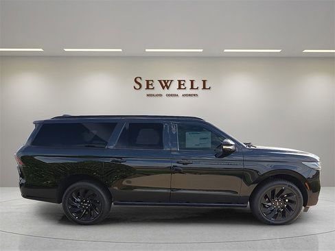 New 2025 Lincoln Navigator L Reserve w/ Jet Appearance Package image 5