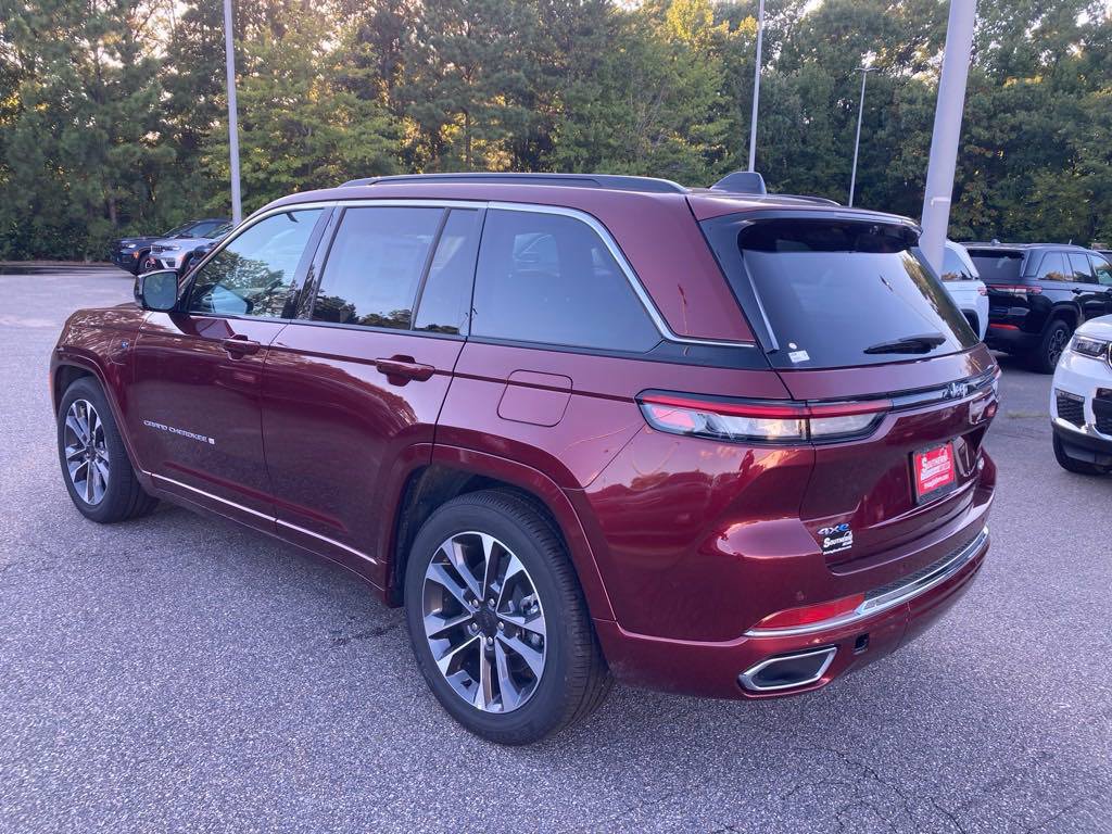 New 2024 Jeep Grand Cherokee Overland w/ Advanced Protech Group III AWD/4WD image 3