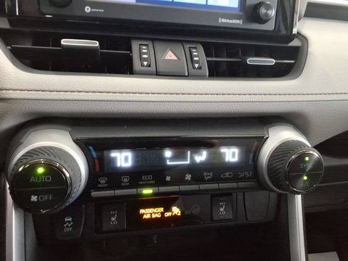 Used 2022 Toyota RAV4 XLE Premium image 22