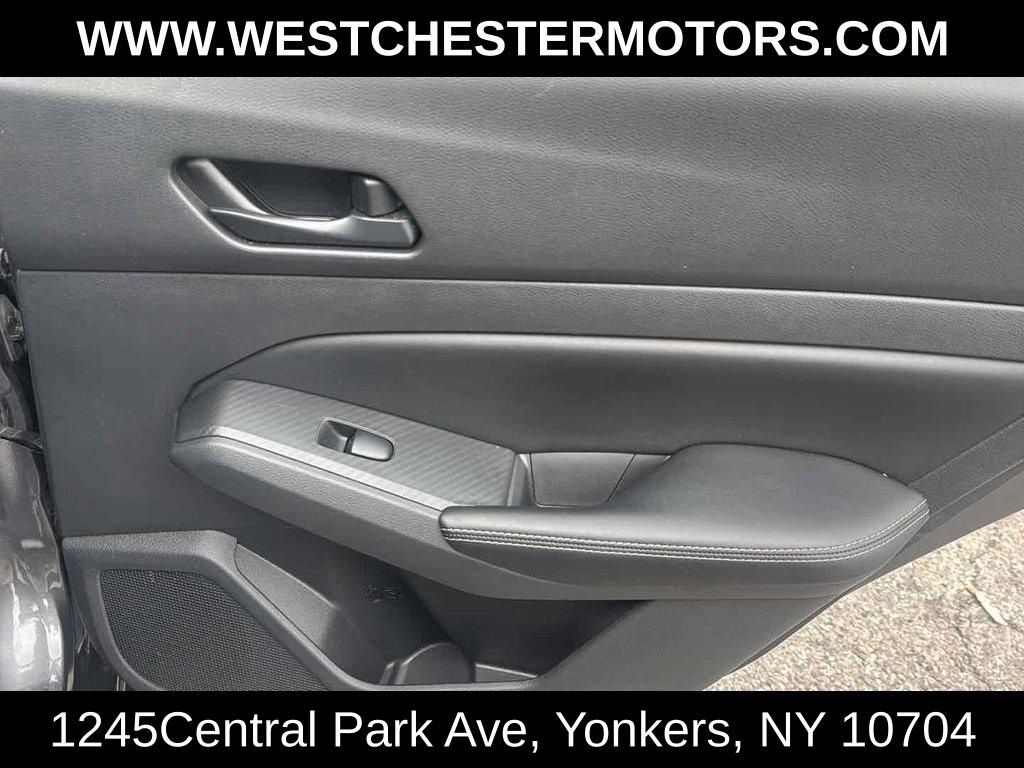 Used 2024 Nissan Altima 2.5 SV FWD image 17
