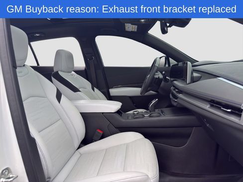 Used 2025 Cadillac XT4 Sport FWD image 17