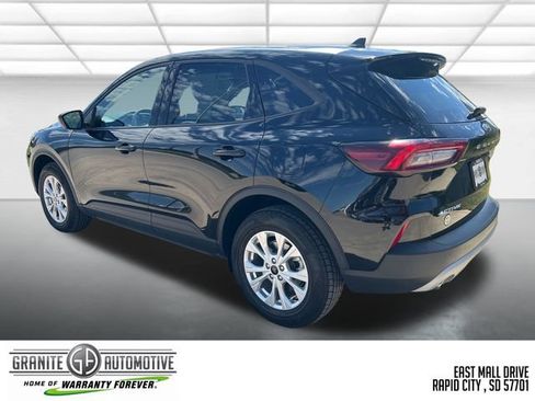 Used 2025 Ford Escape Active AWD/4WD image 4