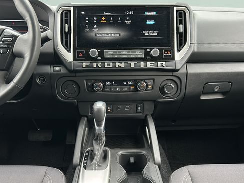 Used 2025 Nissan Frontier SV w/ SV Convenience Package RWD image 24