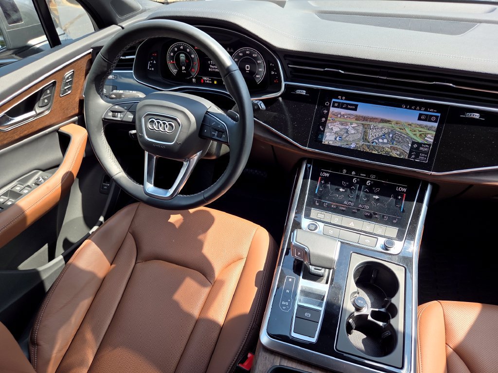 Certified 2025 Audi Q7 3.0T Premium Plus AWD/4WD image 32