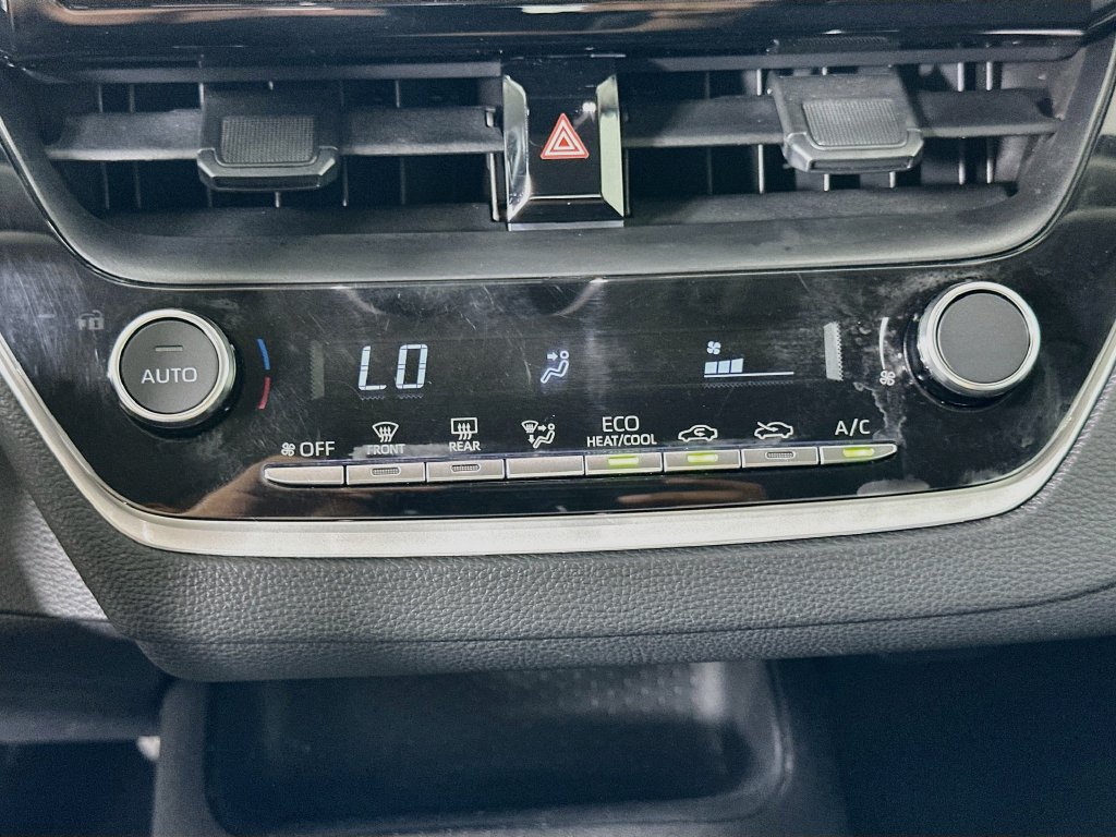 Used 2025 Toyota Corolla LE FWD image 15