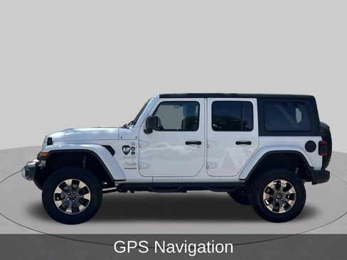 Used 2018 Jeep Wrangler Unlimited Sahara AWD/4WD image 2