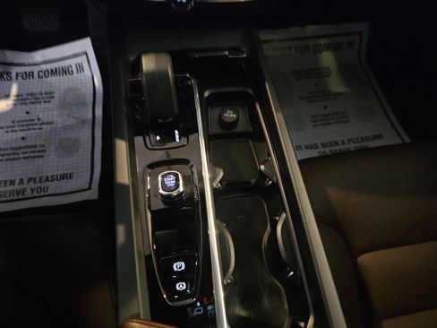 Certified 2023 Volvo XC60 B5 Plus w/ Climate Package AWD/4WD image 24