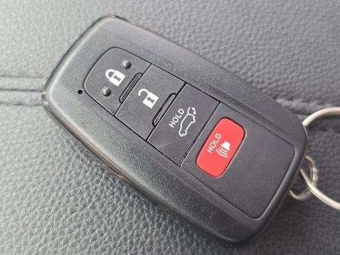 Used 2019 Toyota RAV4 Limited w/ Advanced Technology Package AWD/4WD image 58
