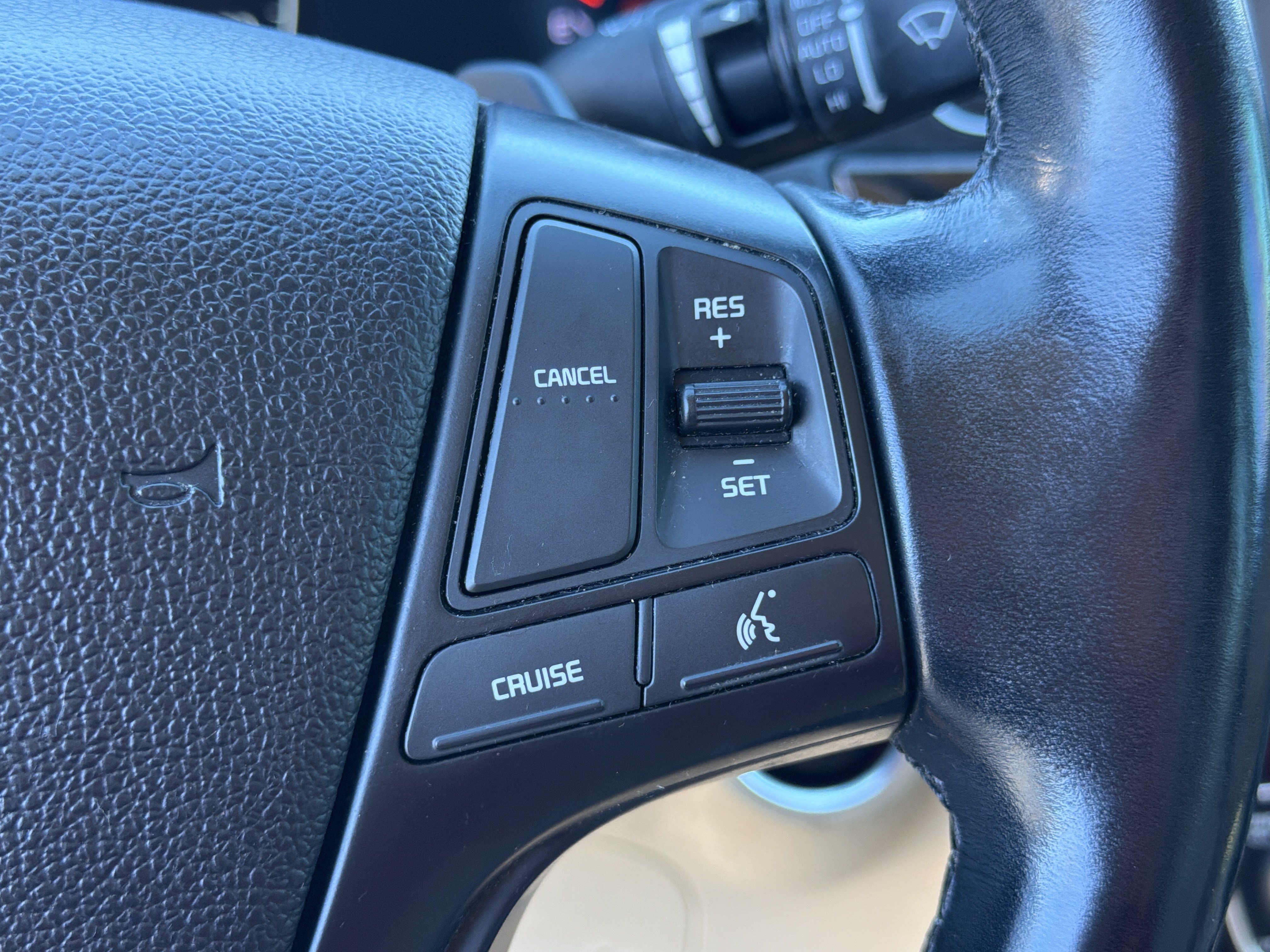 Used 2015 Kia Cadenza Premium w/ Luxury Package FWD image 21