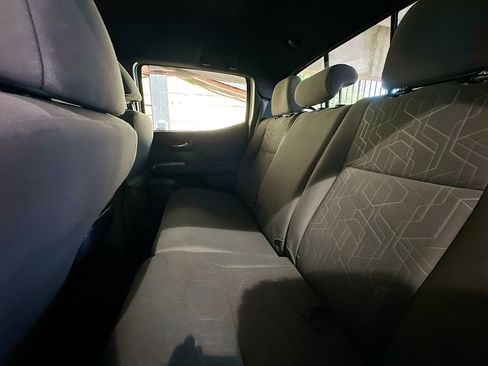 Used 2018 Toyota Tacoma TRD Sport w/ Technology Package AWD/4WD image 23