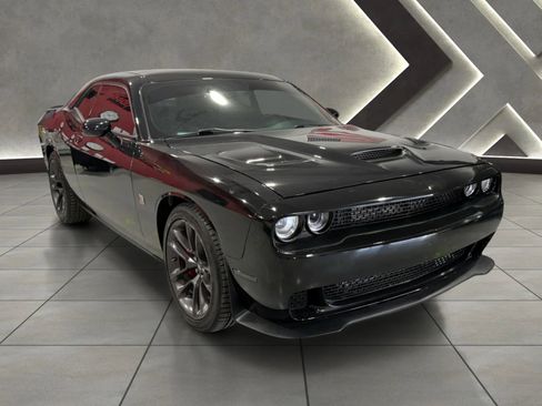 Used 2022 Dodge Challenger R/T Scat Pack w/ Plus Package RWD image 1