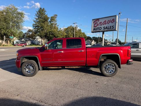 Used 2019 GMC Sierra 2500 Denali w/ Duramax Plus Package AWD/4WD image 2