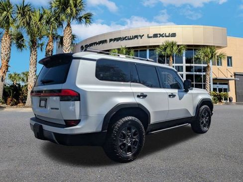 Used 2024 Lexus GX 550 AWD/4WD image 5