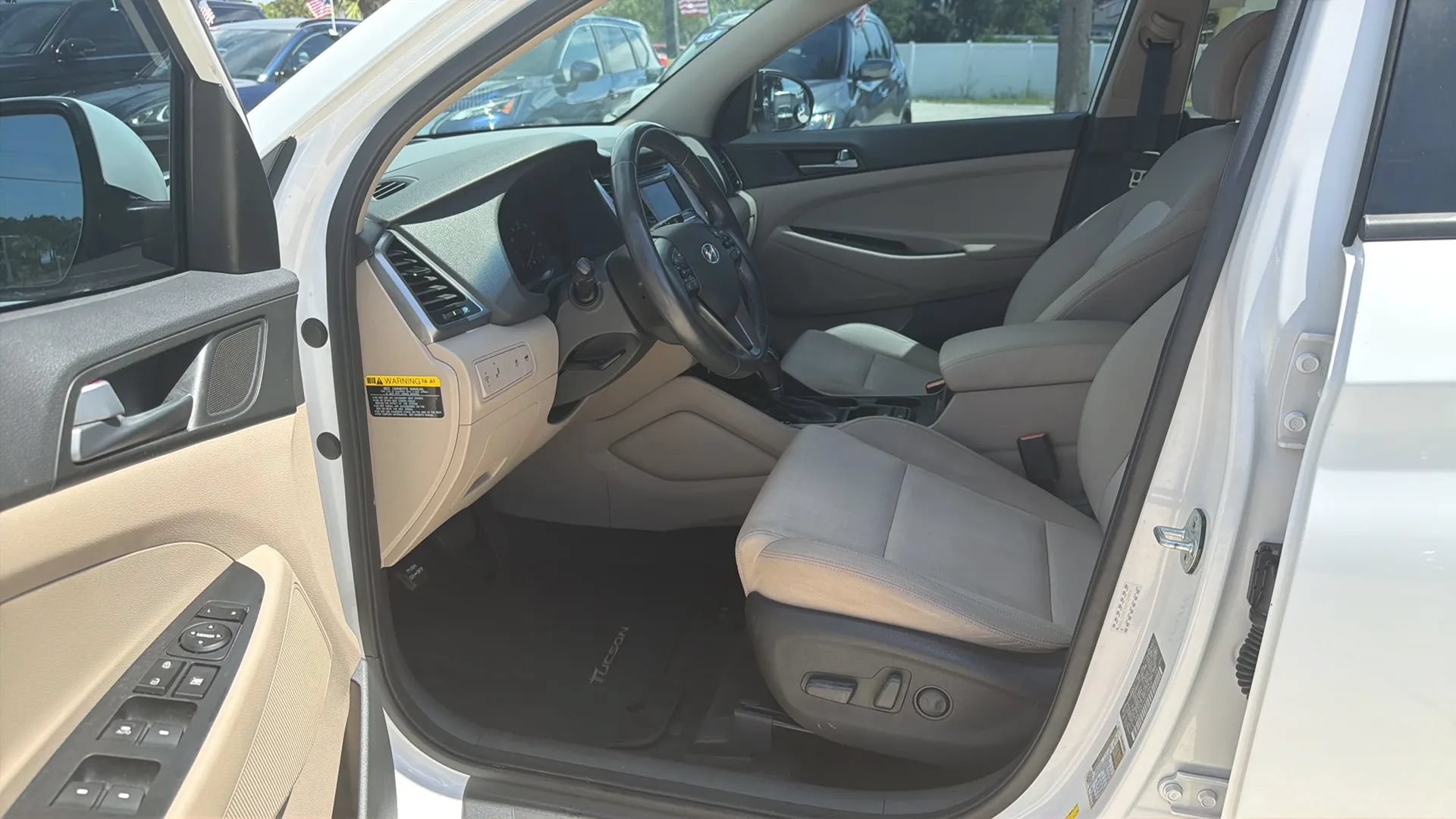 Used 2016 Hyundai Tucson Sport FWD image 14