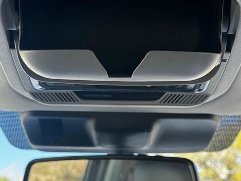 Used 2021 Ford F150 Lariat w/ Trailer Tow Package image 28