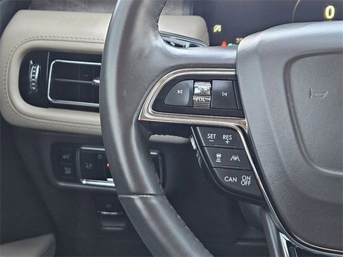 Certified 2022 Lincoln Nautilus Reserve w/ Equipment Group 201A image 27