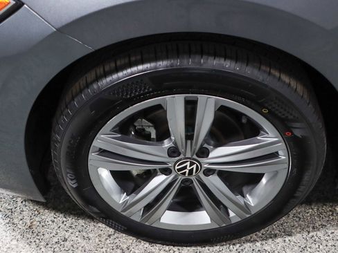 Used 2024 Volkswagen Jetta SE image 11