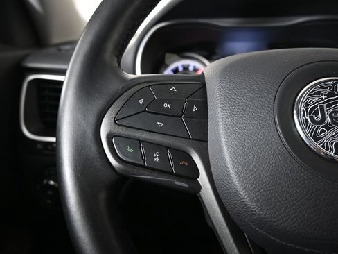 Used 2019 Jeep Cherokee Trailhawk w/ Cold Weather Group AWD/4WD image 34