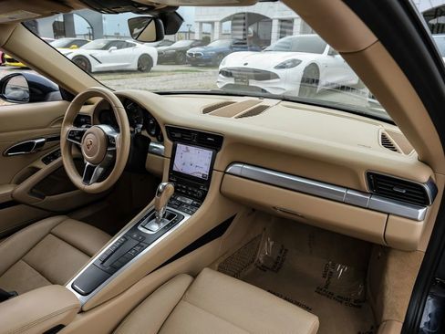 Used 2017 Porsche 911 Carrera RWD image 6