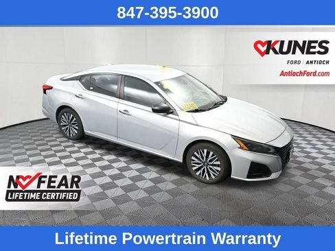 Used 2024 Nissan Altima 2.5 SV image 11