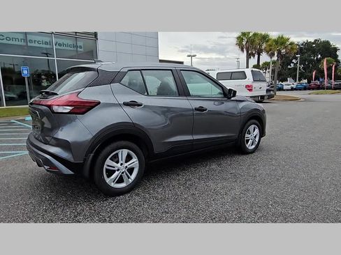 New 2025 Nissan Kicks Play S FWD image 32