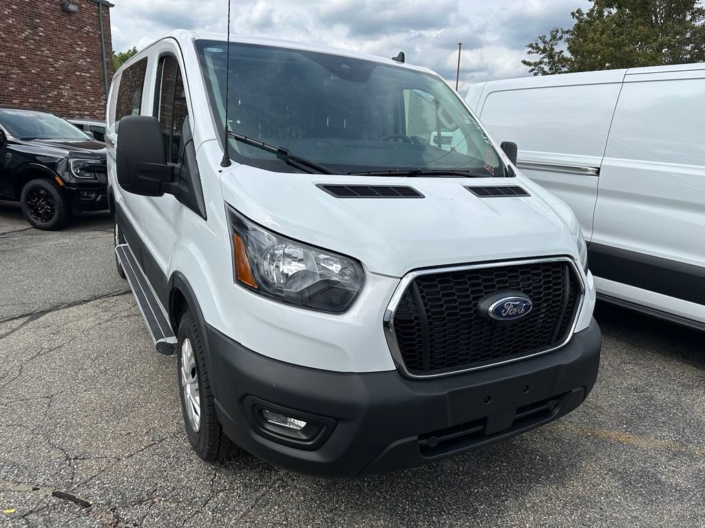 Used 2025 Ford Transit 250 Low Roof w/ Exterior Upgrade Package RWD image 3