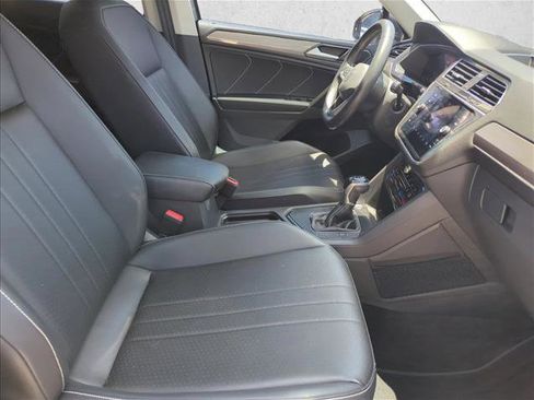 Used 2023 Volkswagen Tiguan SE FWD image 25