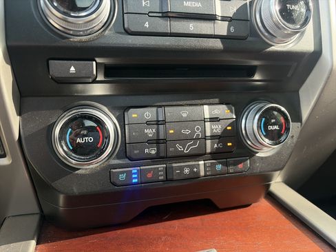 Used 2018 Ford F250 King Ranch w/ King Ranch Ultimate Package AWD/4WD image 41
