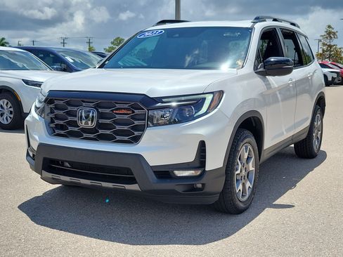 Used 2023 Honda Passport TrailSport image 3