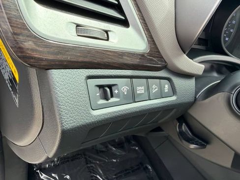 Used 2018 Hyundai Santa Fe Sport FWD image 22