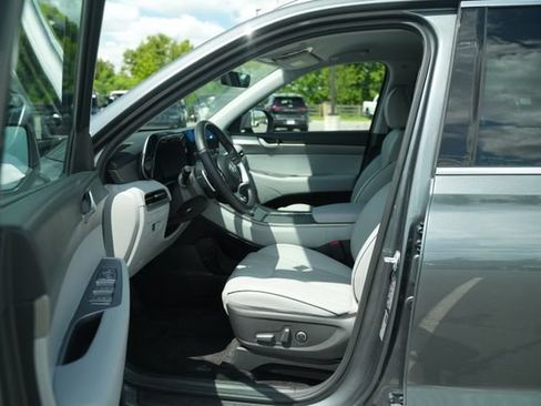 Used 2025 Hyundai Palisade SEL FWD image 12