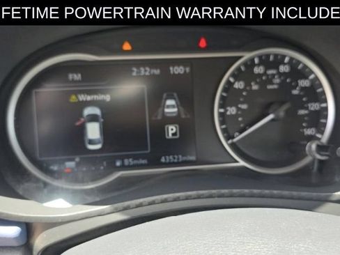 Used 2024 Nissan Versa SV w/ Trunk Package FWD image 8