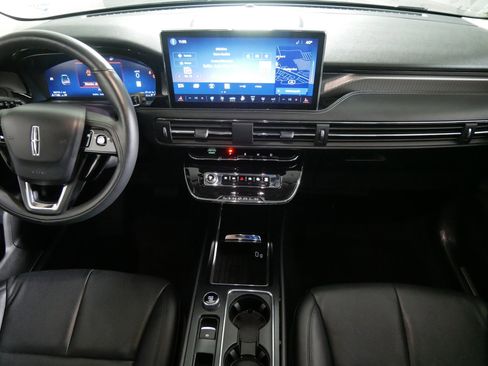 Used 2023 Lincoln Corsair Reserve w/ Equipment Group 201A image 10