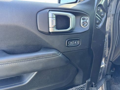 Used 2020 Jeep Gladiator Overland w/ Trailer Tow Package image 7