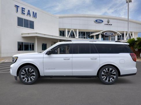 New 2025 Ford Expedition Max Platinum w/ Driver's Package image 3