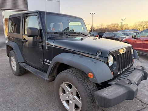 Used 2013 Jeep Wrangler Sport image 4