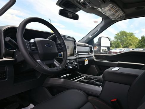 New 2026 Ford F250 Lariat w/ Black Appearance Package AWD/4WD image 30