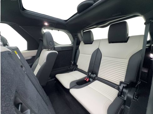 Used 2023 Land Rover Discovery HSE R-Dynamic AWD/4WD image 26