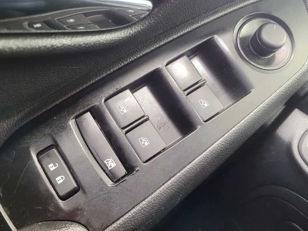 Used 2021 Chevrolet Trax LT AWD/4WD image 27